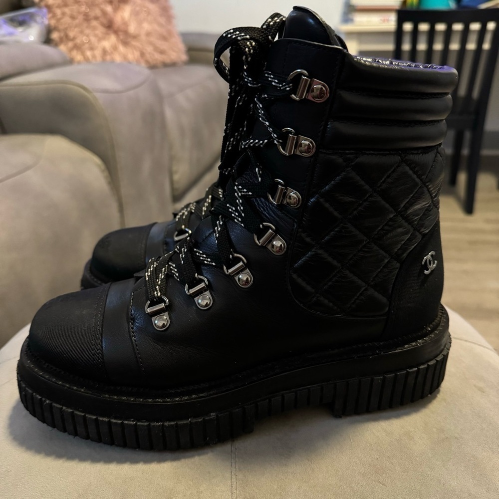 CHANEL Combat Calfskin Grosgrain Quilted Lace Up Boots Size 37 - Picture 7 of 17